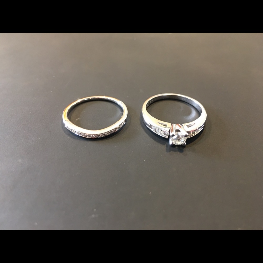 Engagement and wedding band set